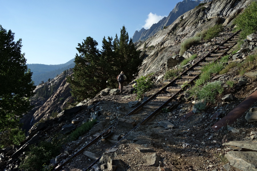 The tramway goes up the gradient.