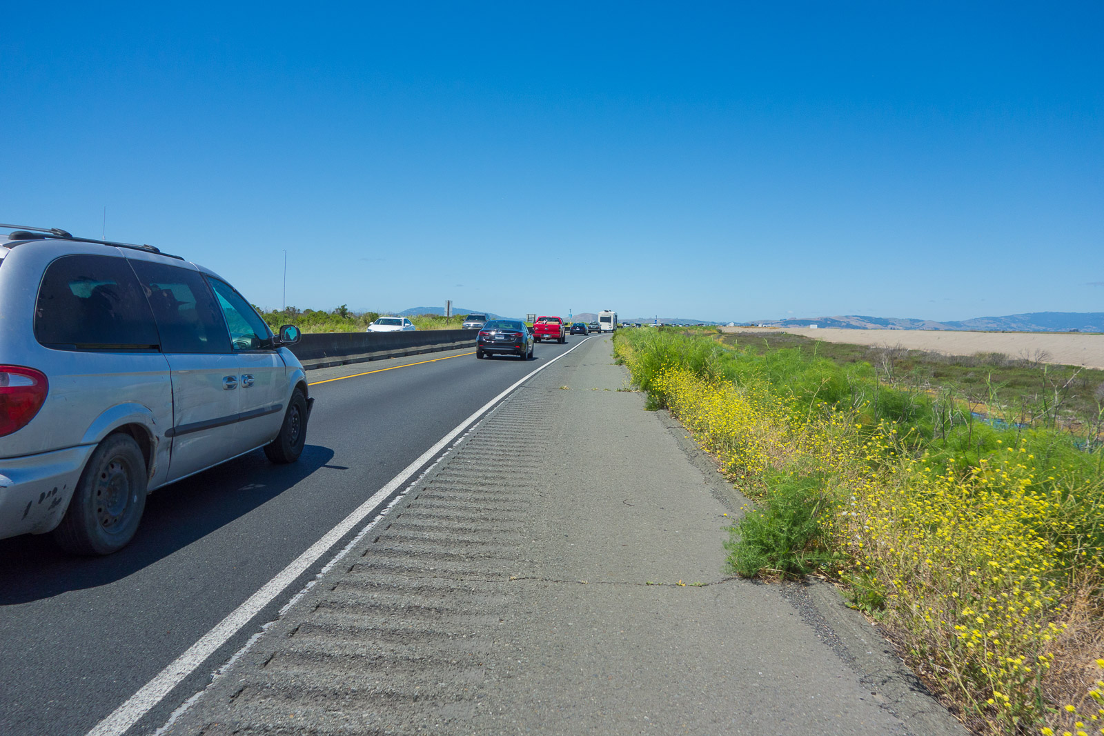 Unlike CA152 the shoulder to the right of the rumble strip here was reasonably clean.
