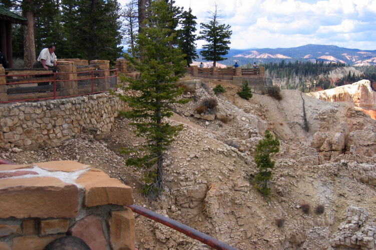 An enormous man enjoying the view from Rainbow Point, Bryce Canyon.