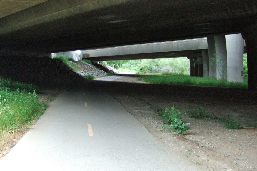 Crossing under US101 near CA85
