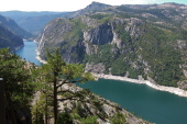 Donnell Lake lies far below.