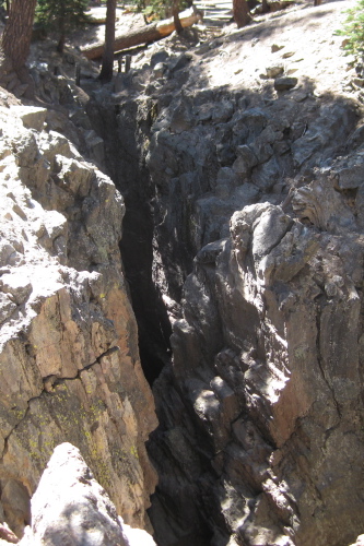 Notice how the crack's walls would fit neatly together.