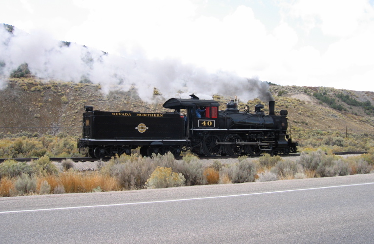 Engine Nr. 40 running alongside US50.