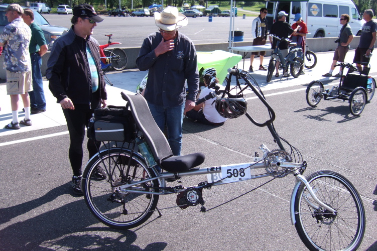 Tom Moxon and Dennis Munstermann discuss Tom's prototype motor controller on his RANS V2 running an Ecospeed mid-drive.