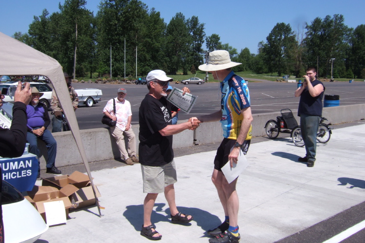 Bill receives his certificate for the eCat2 race.