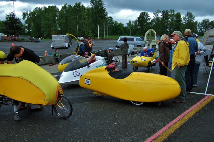 Race entrants prepare to race the eCat1 race.