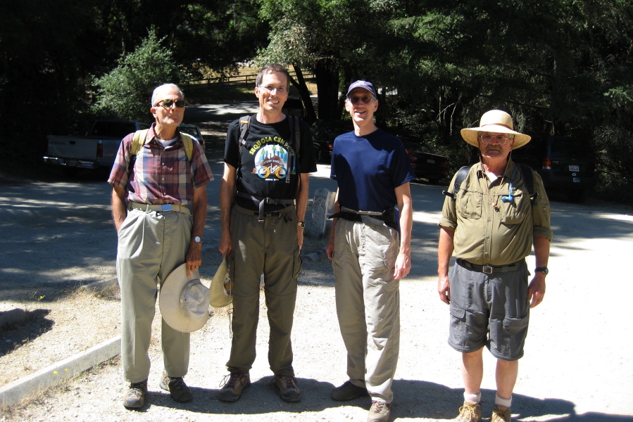 Photo at the beginning of the hike