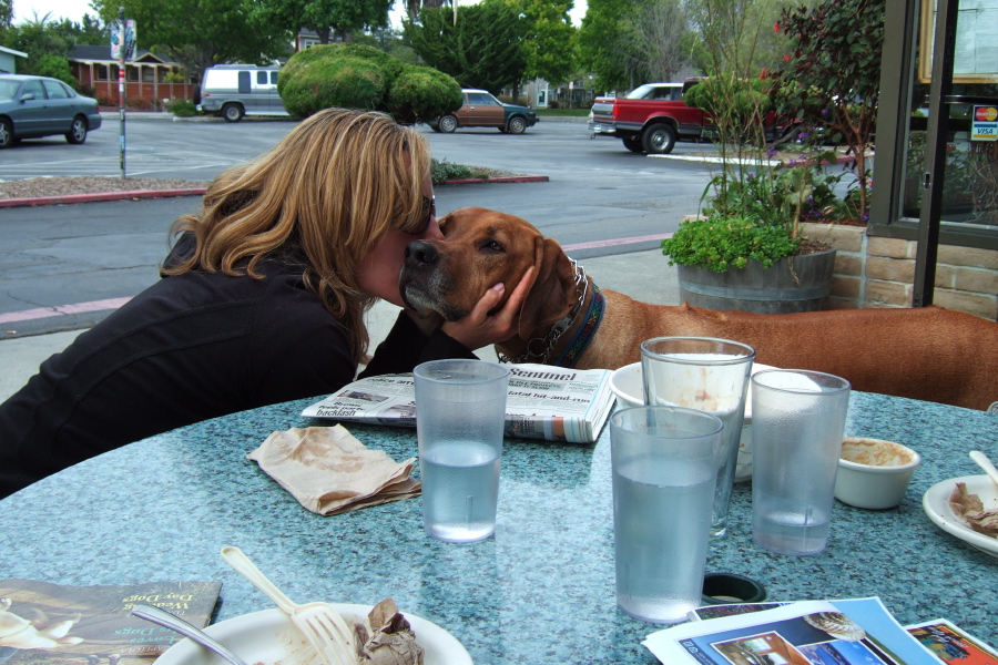 Laura gives Kumba a kiss.