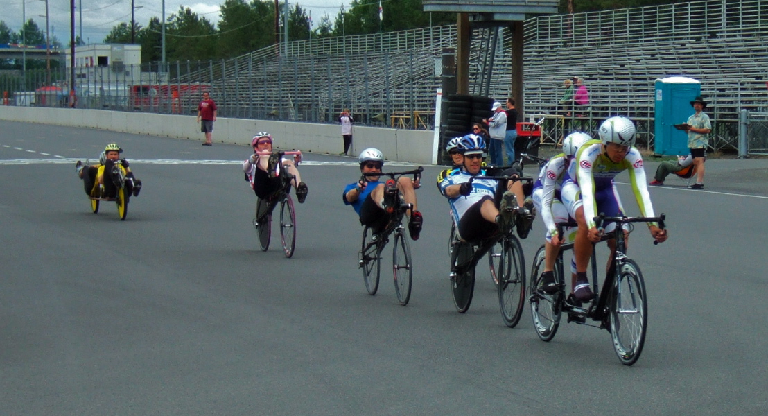 The lead group goes by again with the upright tandem leading.