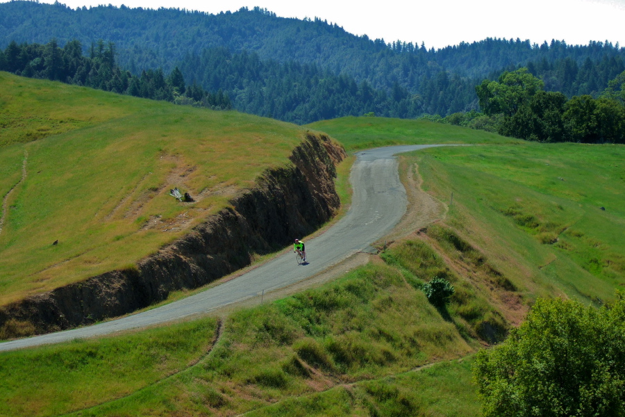 Mike Schnieders rounds the bend.