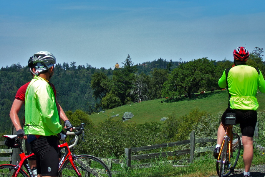 The great Stupa at Odiyan is visible on the far ridge.