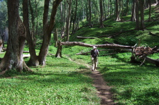David descends the trail back to Pololu Valley.