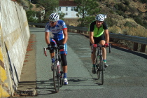 David Vrane (r) comes around the outside of Alan Weatherall.