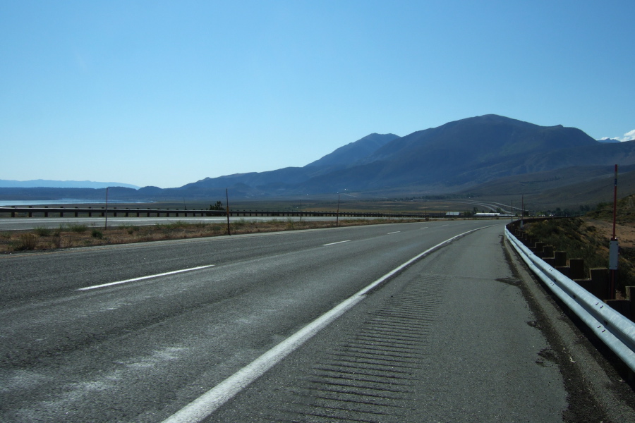 Dropping down to Lake Crowley on US395