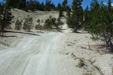 Starting up the San Joaquin Ridge 4wd road