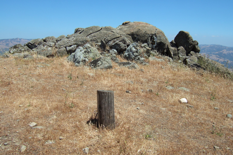 The monument on Monument Peak
