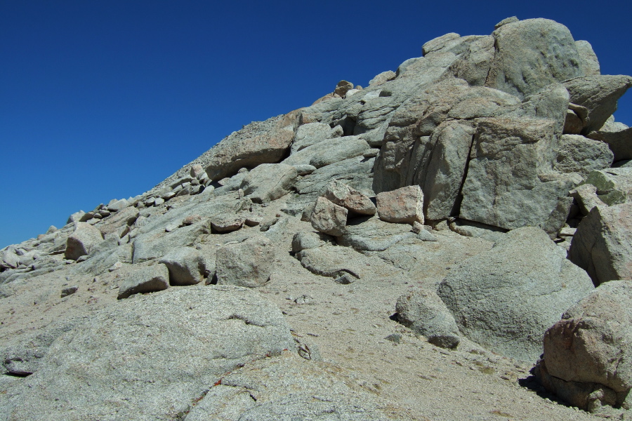 The ridge route up Mt. Starr starts here.