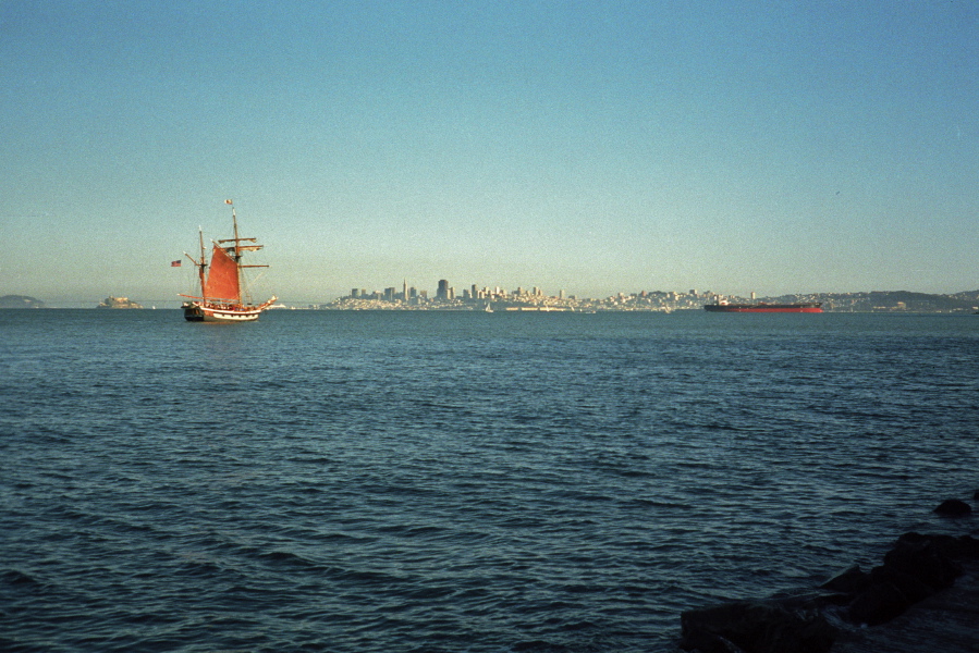 The Hawaiian Chieftan plys the bay.