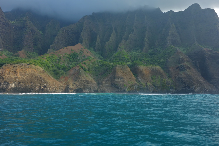 Ka'a'alahina Ridge rises into the mist.
