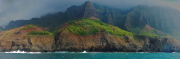 Waiakuakua Stream (l) and Hanakoa Stream (r) fall directly into the sea.
