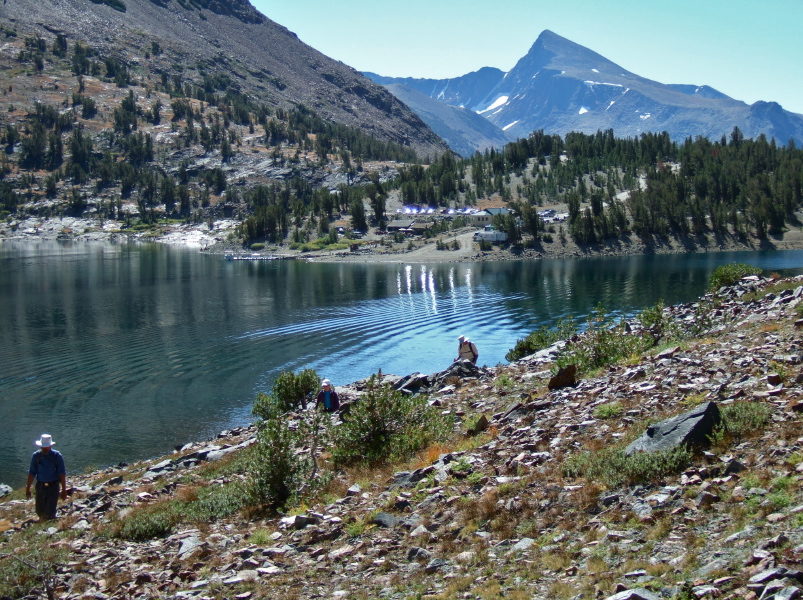 Frank, Stella, and David start out on the trail alongside Saddlebag Lake.