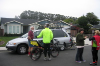 Lee Mitchell talks with a Bacchetta Corsa rider.
