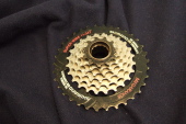 Assembling the mid-drive: The freewheel.