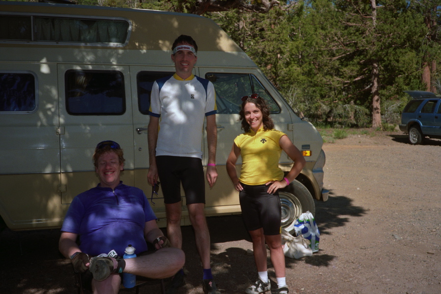 Group photo at Onyx Summit rest stop