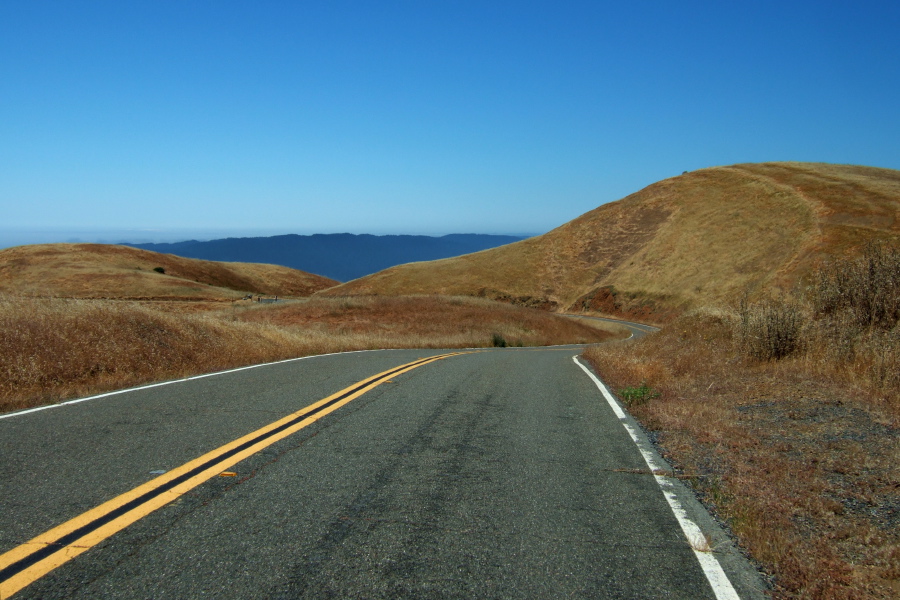 View north on Ridgecrest Blvd.