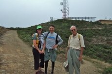Regroup on the Ridge Trail where it becomes a fire road. (1)