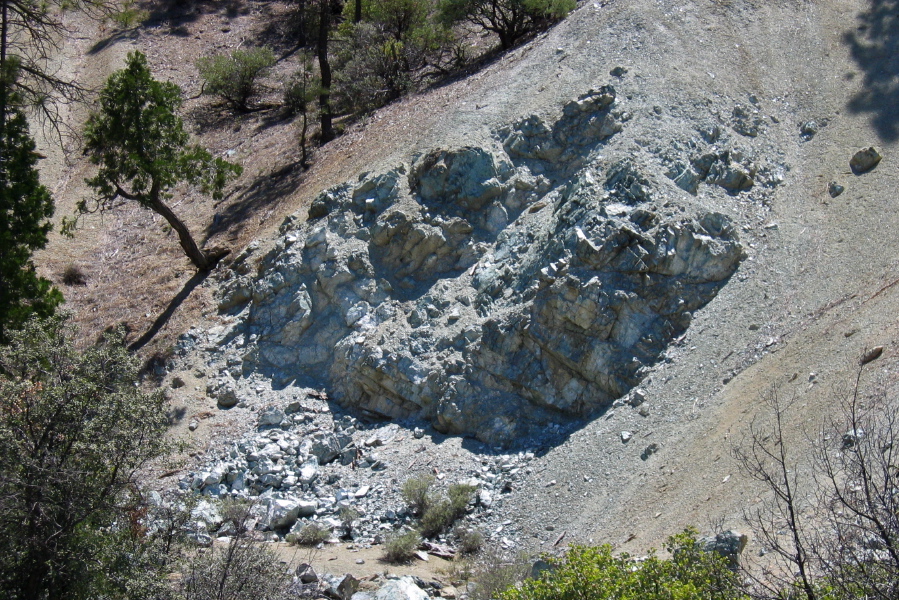 Another large outcropping of serpentine. (3240ft)