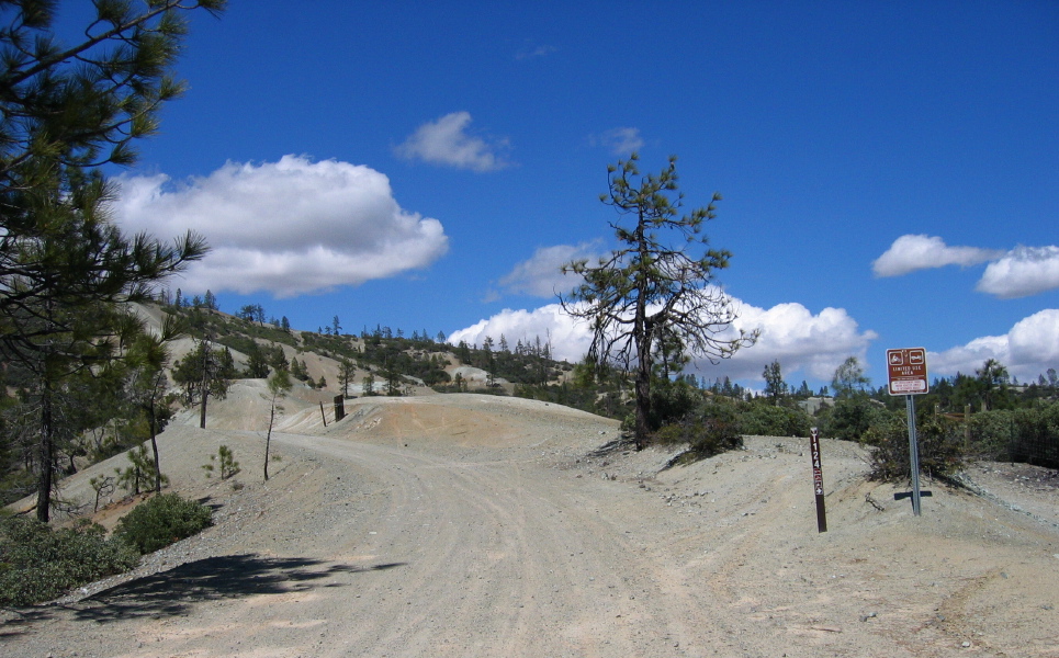 Clear Creek Rd. reaches the ridge. (4300ft)