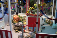 Preparing an offering of food