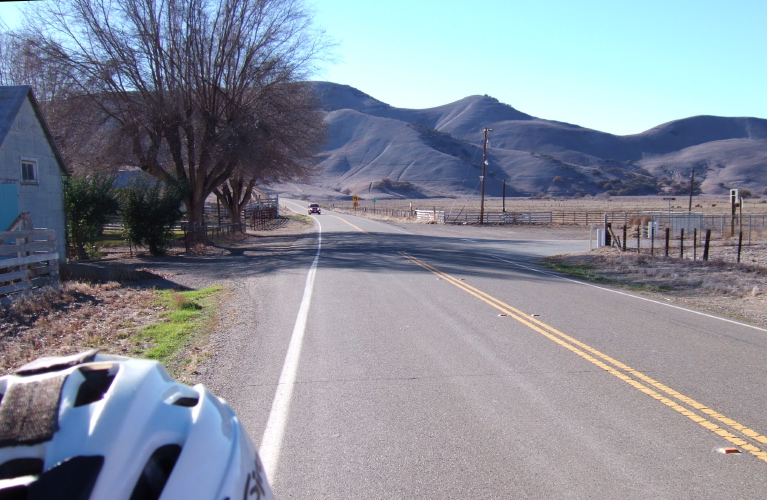Riding north through Lonoak. (910ft)