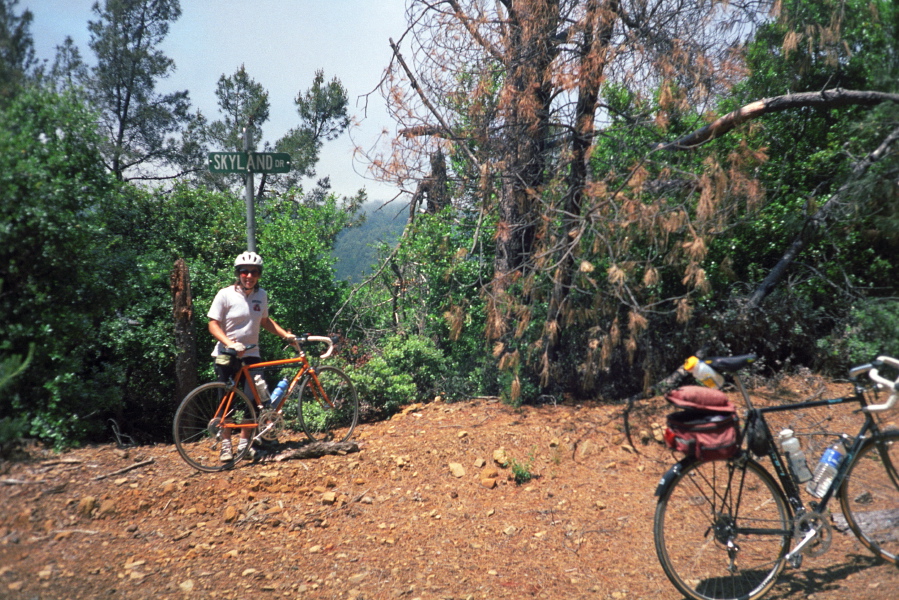 Bill and Stella find a misplaced road sign on Summit Rd.