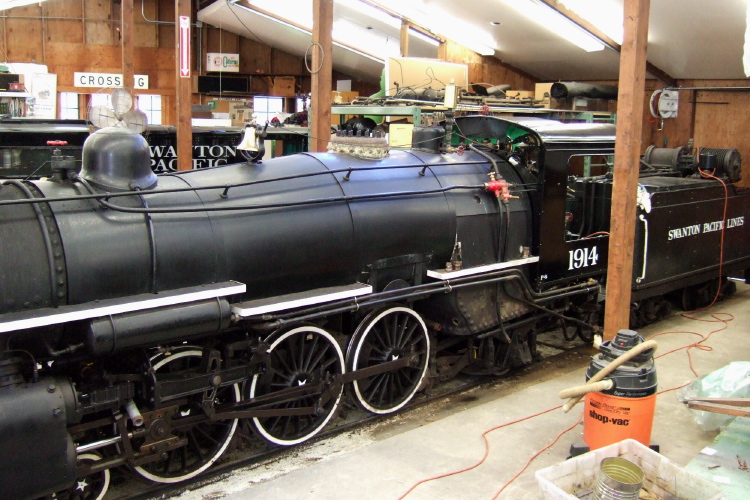 Engine 1914, left side.