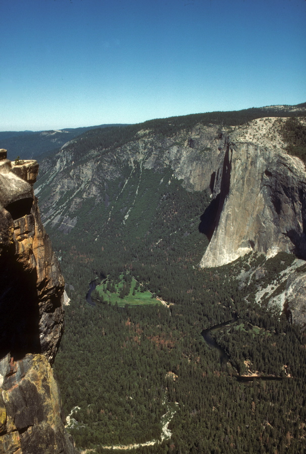 Taft Point (left) and El Capitan