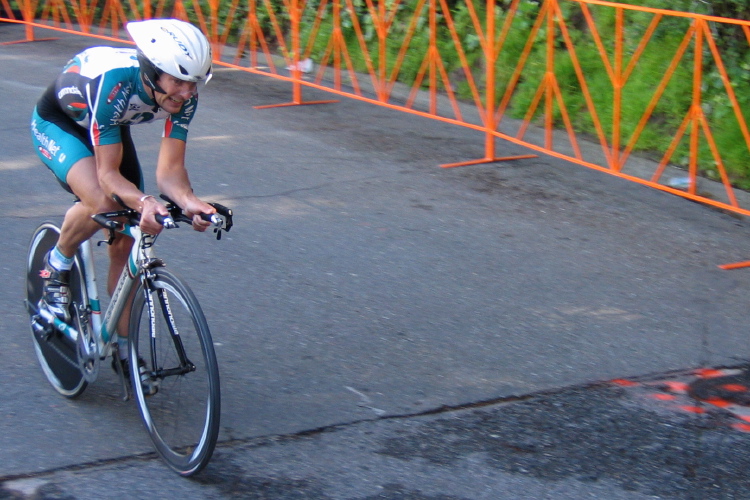 A Health Net rider starts up Telegraph Hill. (2)