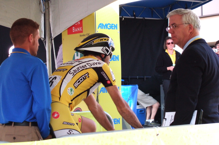 Iker Camano, the first to start, prepares to go.