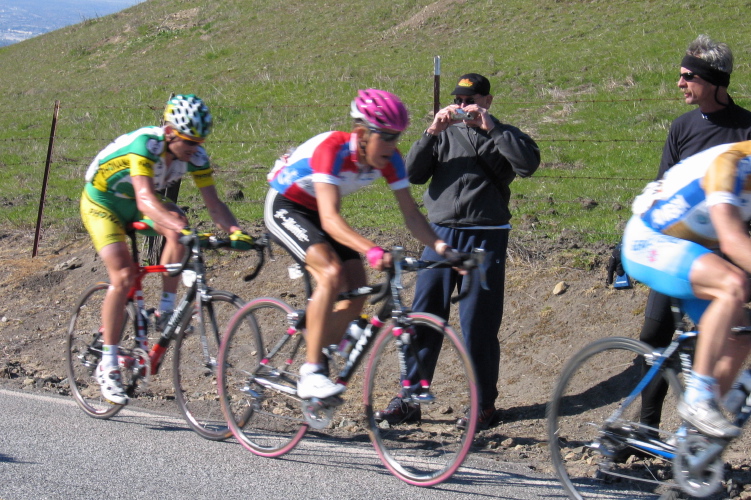 Landis, Kohl, and Leipheimer are moving quickly.