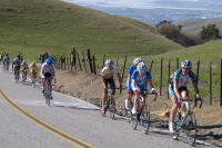 More riders split from the peloton (5)
