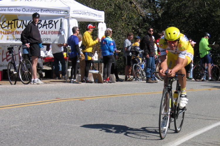 A Saunier Duval rider crests Bailey Rd.