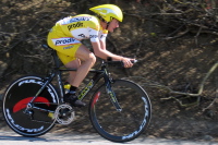 A Saunier Duval rider crests Bailey Rd.