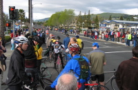 Spectators at Piedmont and Sierra Rds.