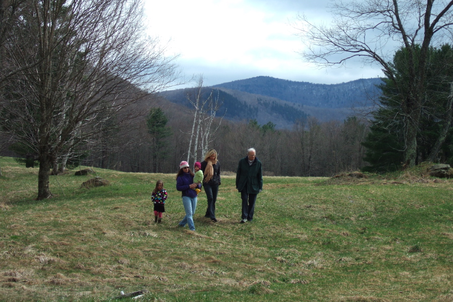 Camille, Janice, Natalie, Laura, and David make their way down the hill.
